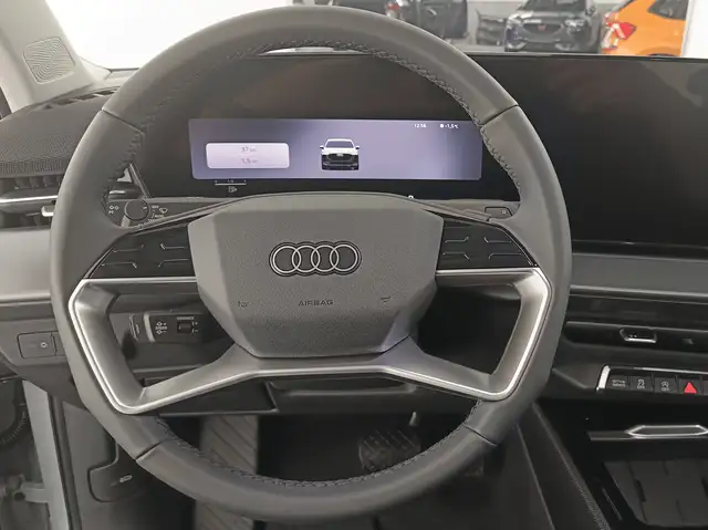 Audi Q3 view 13
