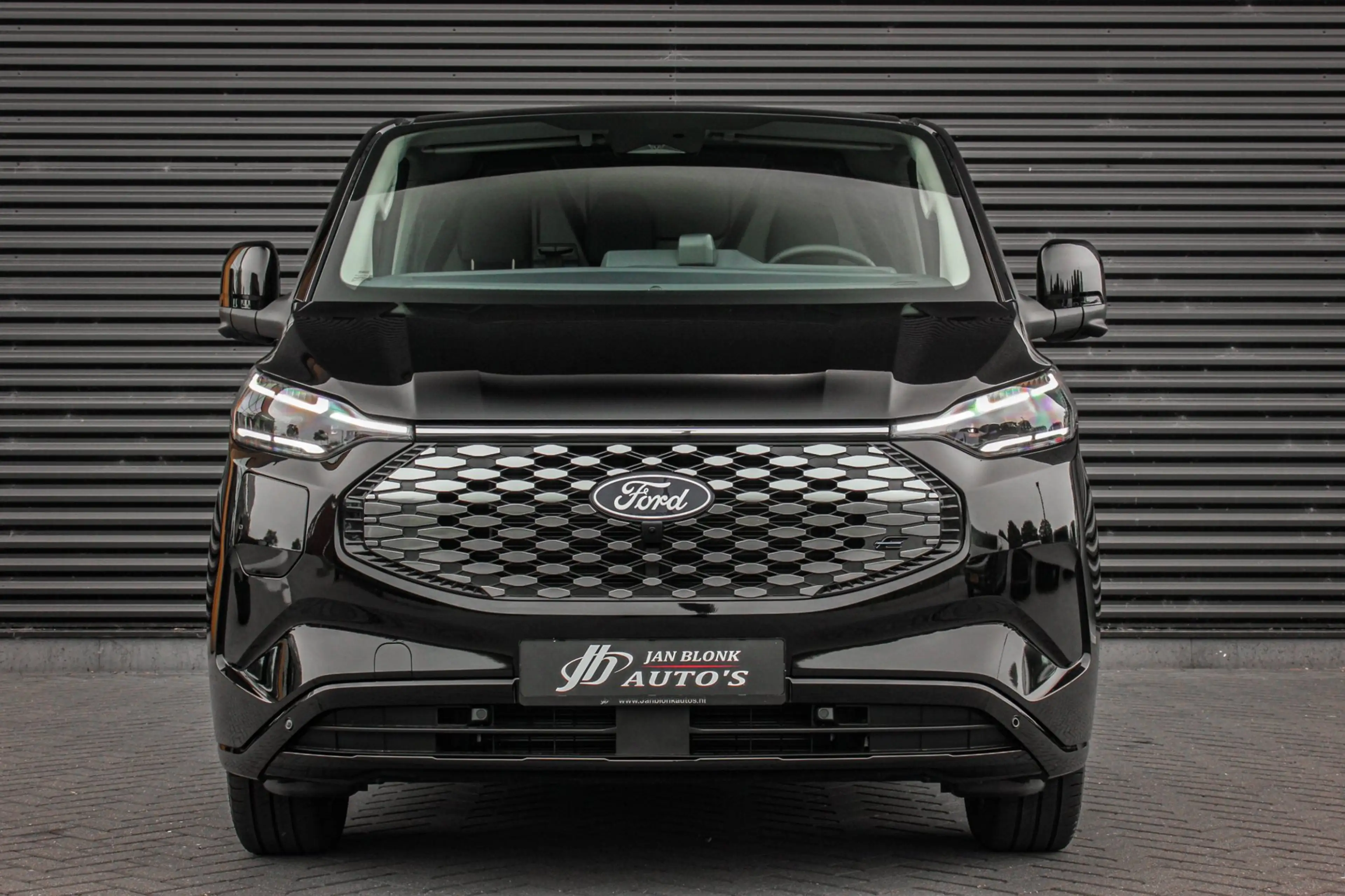 Ford E-Transit Cust. 340 L2H1 Limited 71kWh 218PK / 360 CAMERA / — photo 40