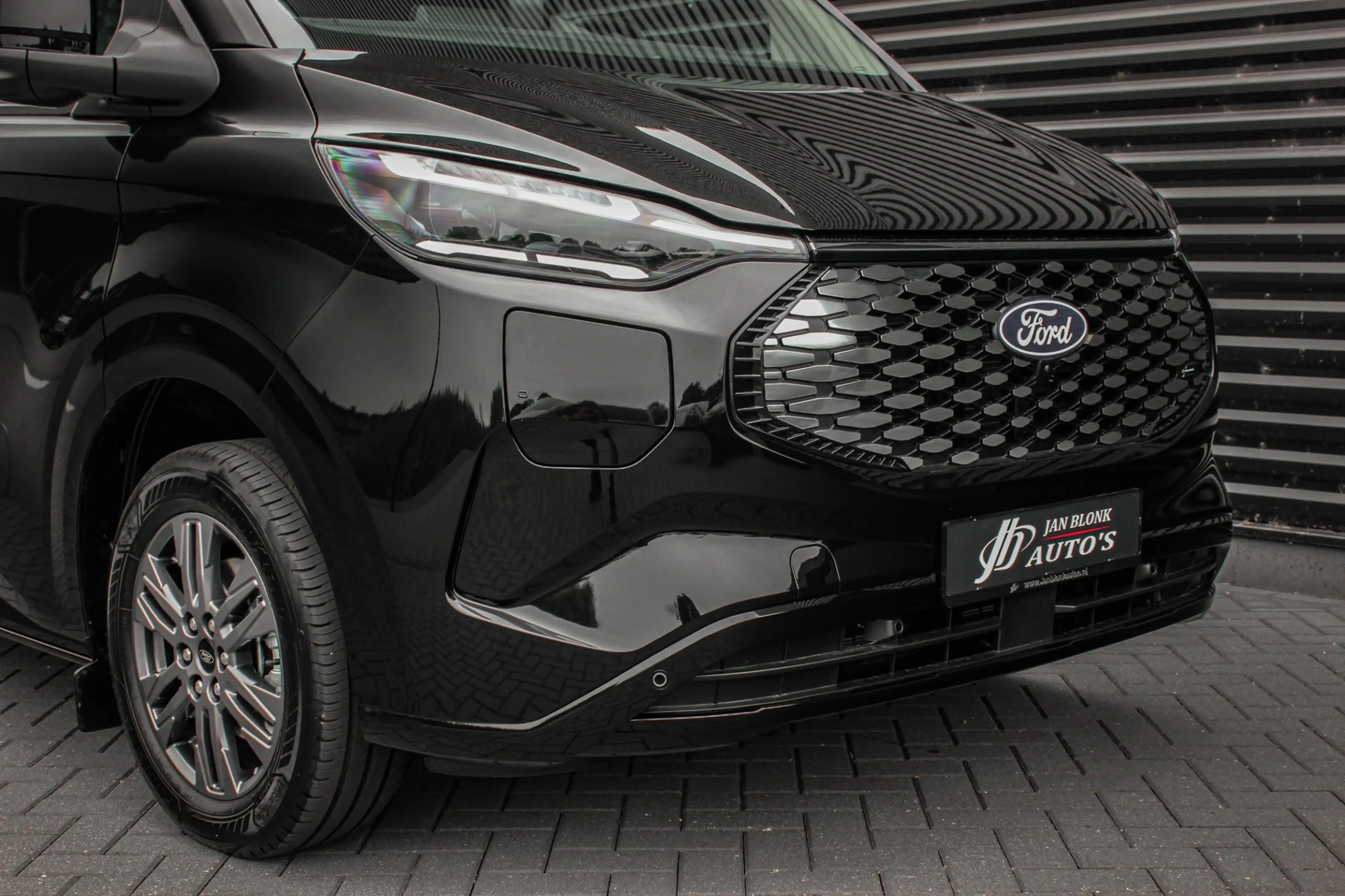 Ford E-Transit Cust. 340 L2H1 Limited 71kWh 218PK / 360 CAMERA / — photo 45