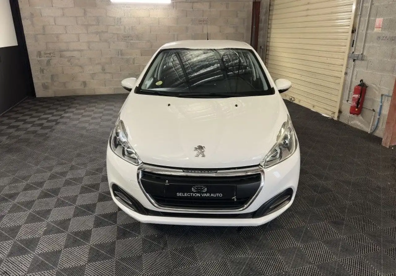 Peugeot 208 208 — photo 10