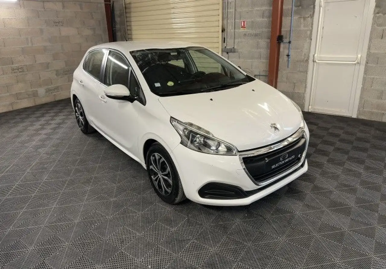 Peugeot 208 208 — photo 9