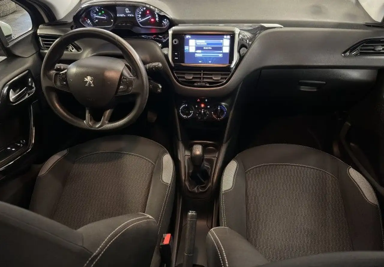 Peugeot 208 208 — photo 16