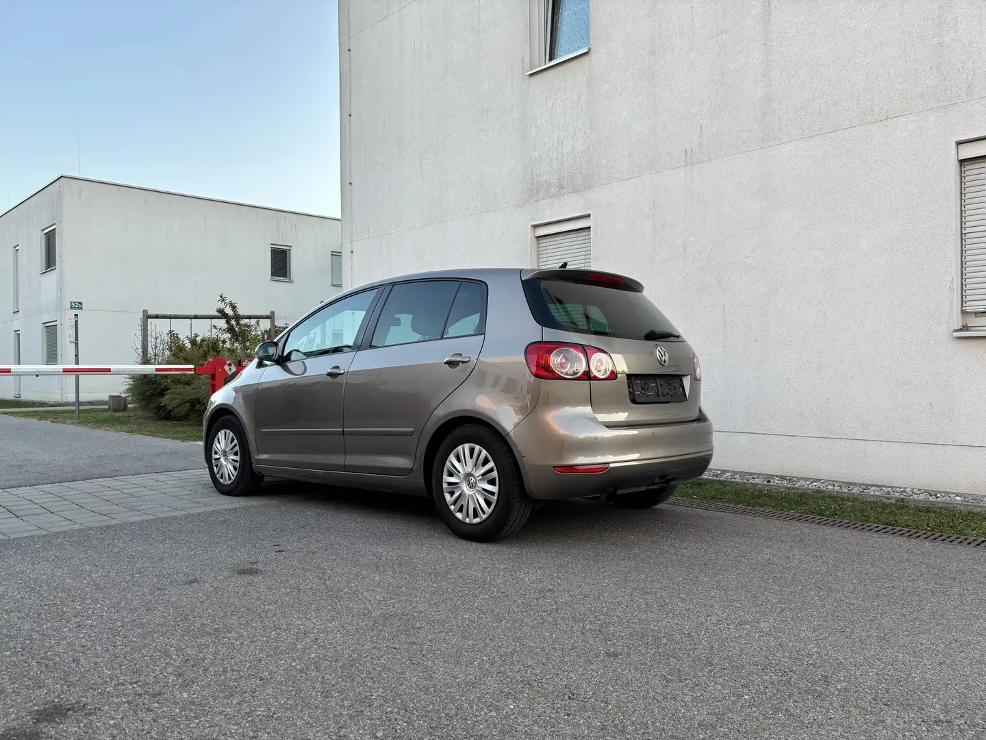 Volkswagen Golf Plus Trendline 1,6 TDI DPF DSG - 2