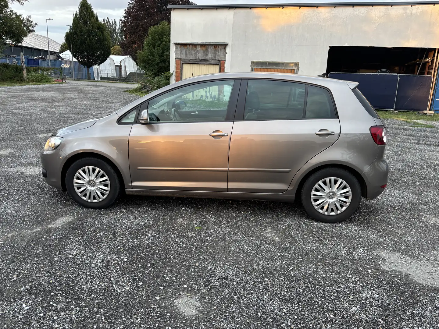Volkswagen Golf Plus Trendline 1,6 TDI DPF DSG - 2
