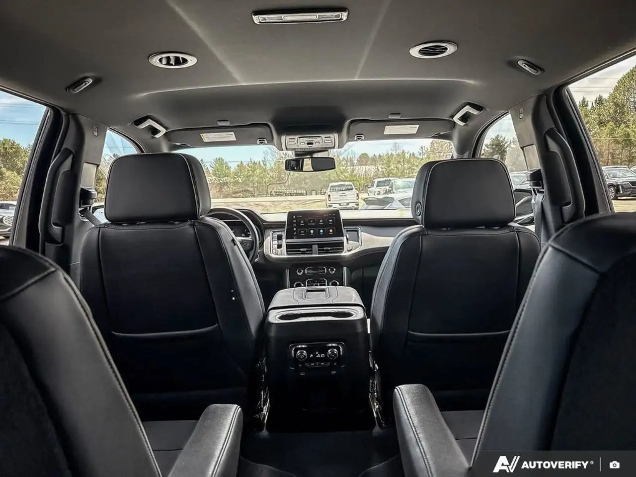 GMC Yukon снимка GMC Yukon
