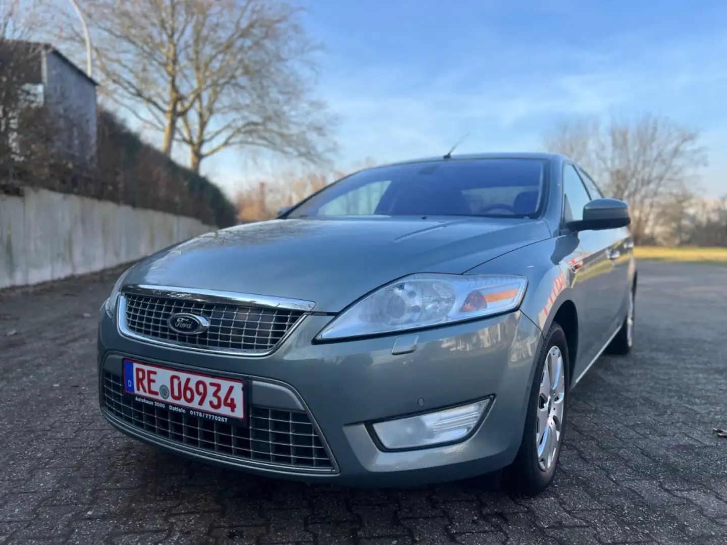 Ford Mondeo Lim. Ghia X*SHZ*PDC*AHK*LEDER* - 1