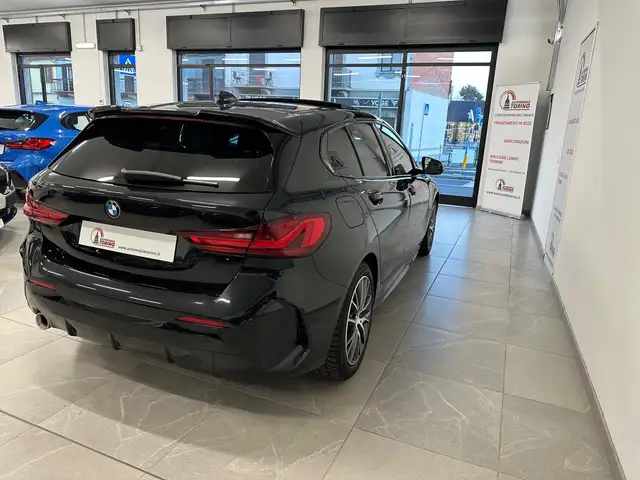 BMW 1 Series view 4