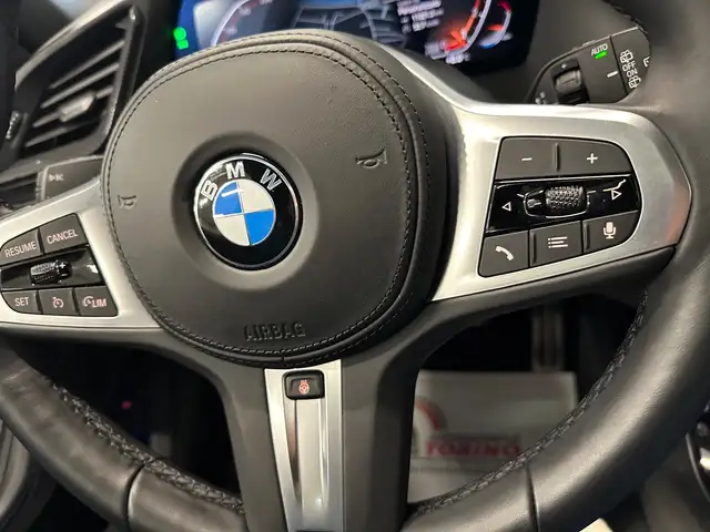 BMW 1 Series view 17