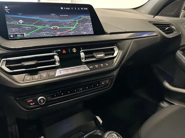 BMW 1 Series view 14