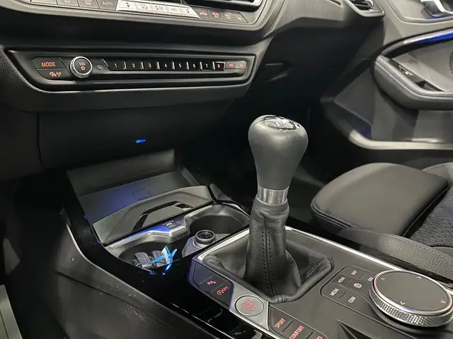 BMW 1 Series view 15