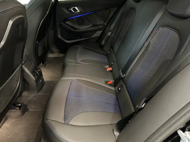 BMW 1 Series view 8