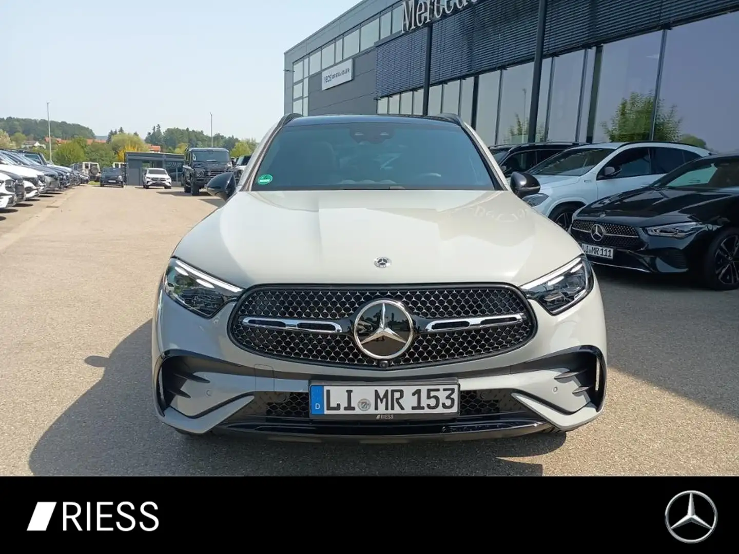 Mercedes-Benz GLC 220 d AMG+PANO+AHK+DISTR+DIGI L+BURM+360°+ Grau - 1