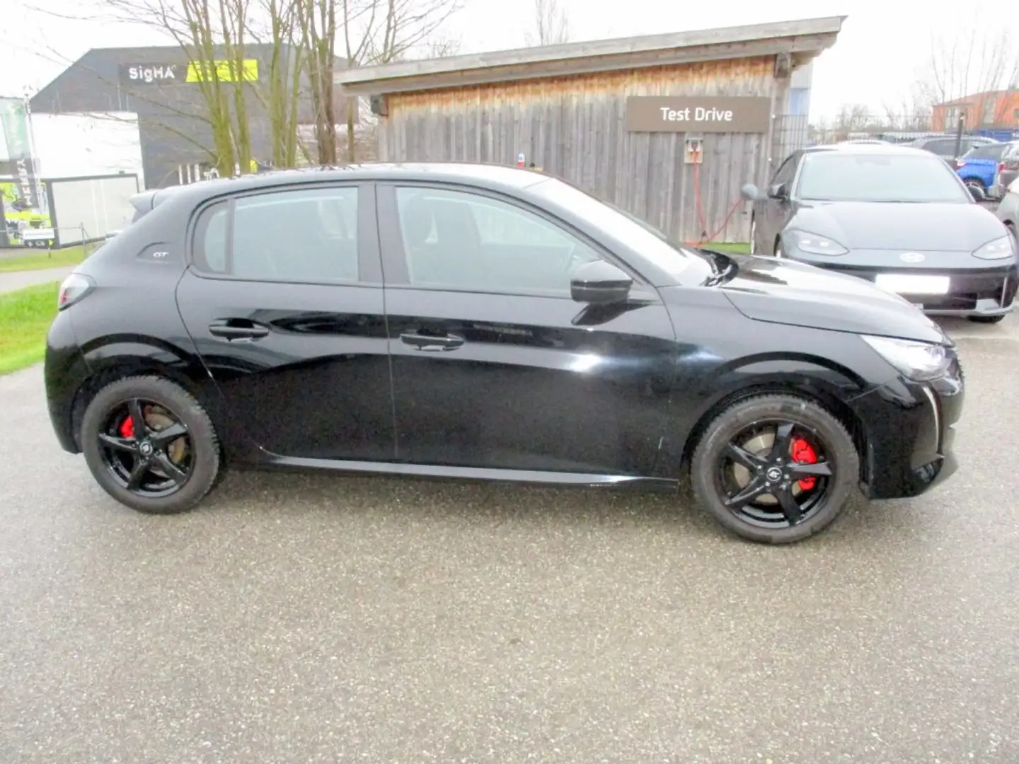 Peugeot 208 Actvie Pack Pure Tech 100 S&S Schwarz - 2