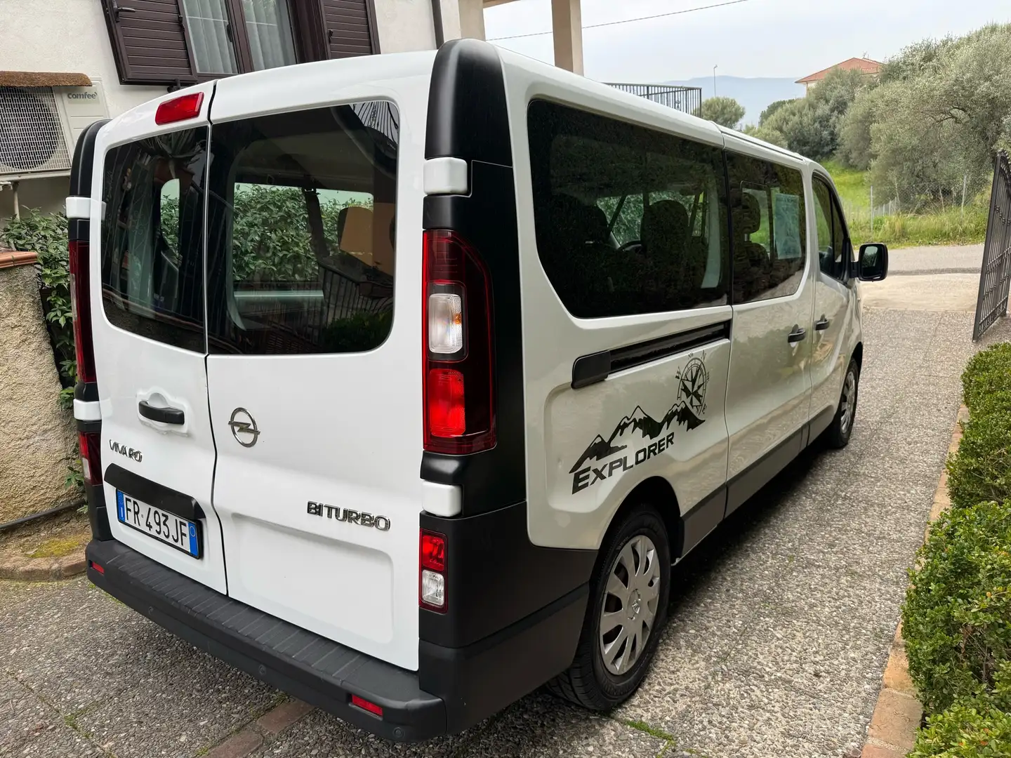 Opel Vivaro 9 posti - opel vivaro 1.6d BiTurbo - 2
