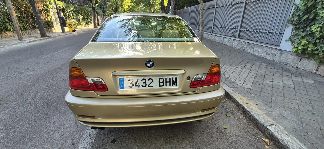 BMW 325i Coupé Aut., foto 8