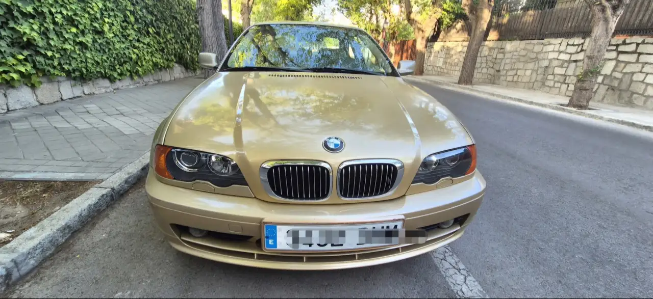 BMW 325i Coupé Aut., foto 1