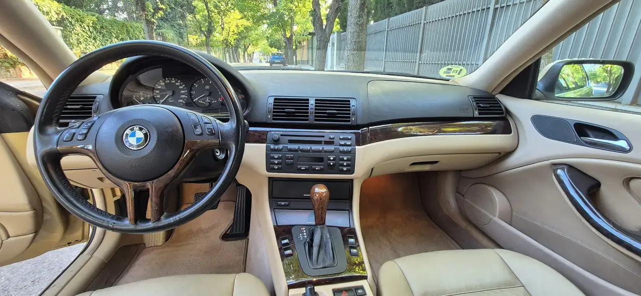 BMW 325i Coupé Aut., foto 10