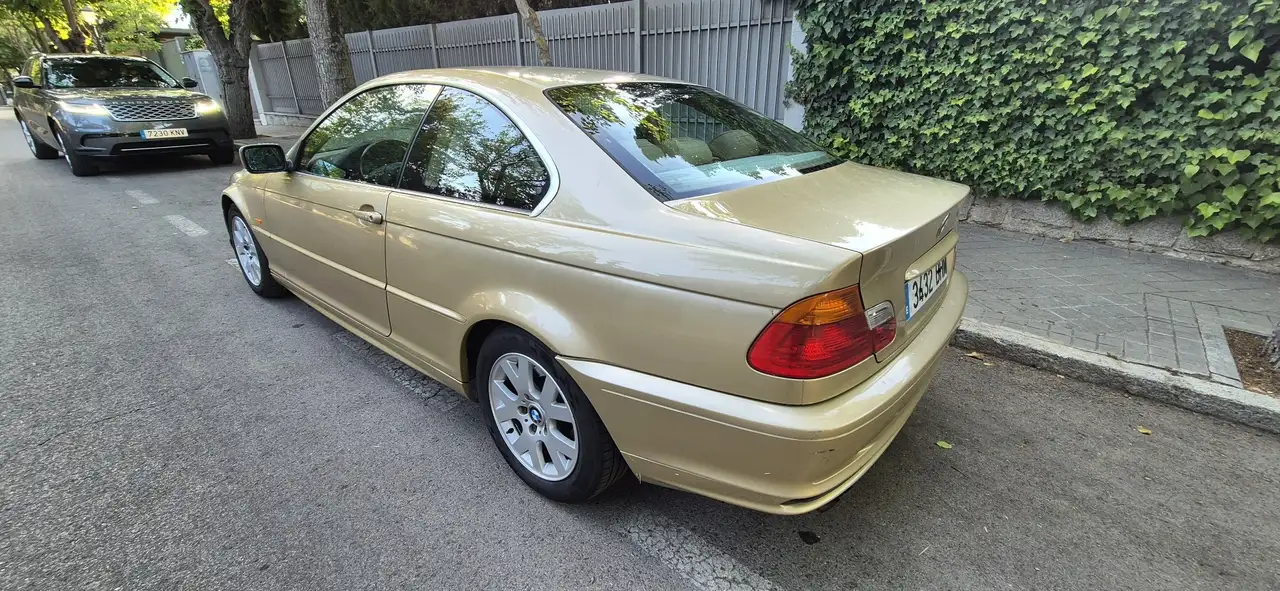 BMW 325i Coupé Aut., foto 12