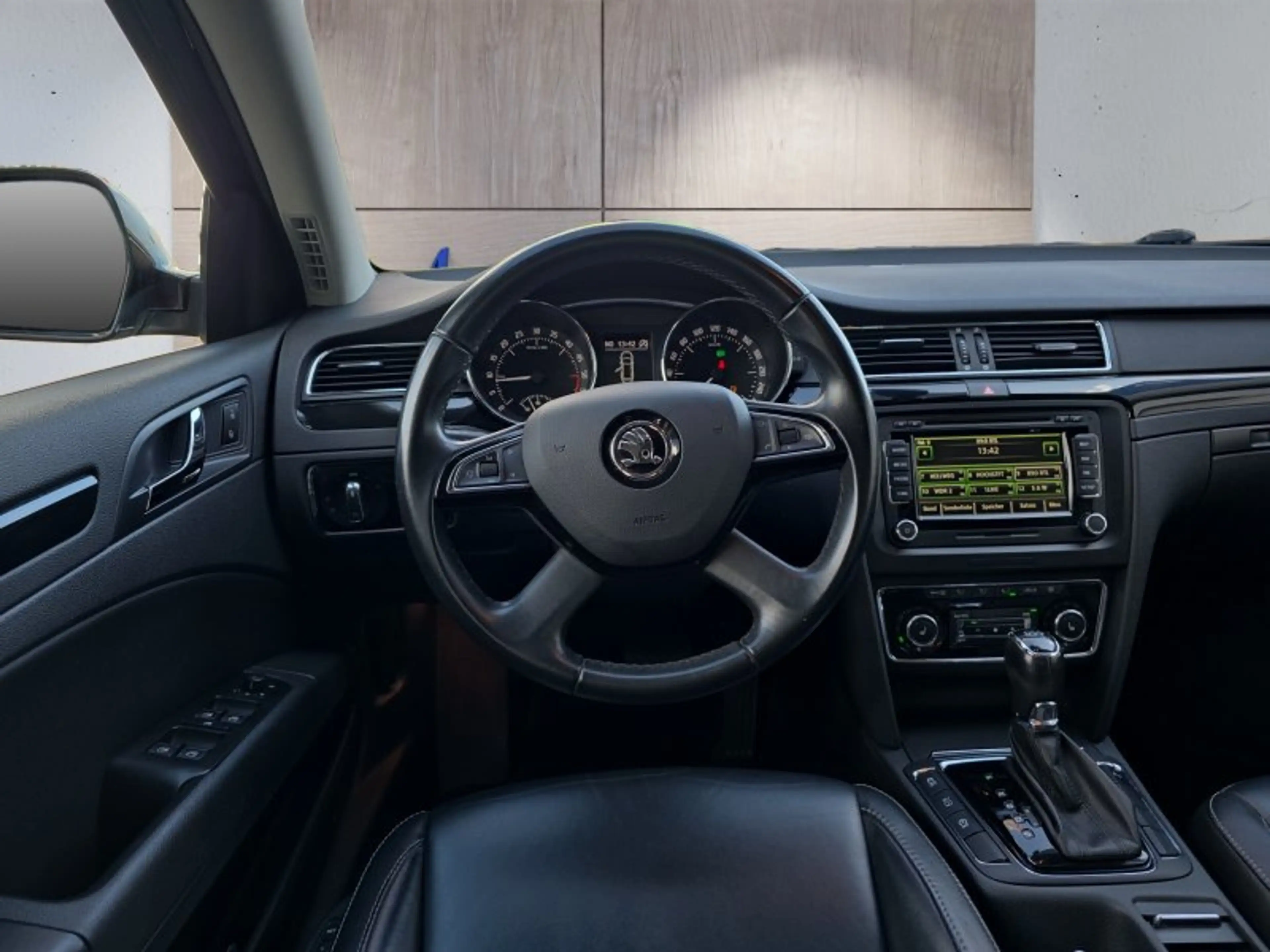 Skoda Superb Eleg.2,0TDI DSG Pano/Leder/Navi/AHK — photo 13