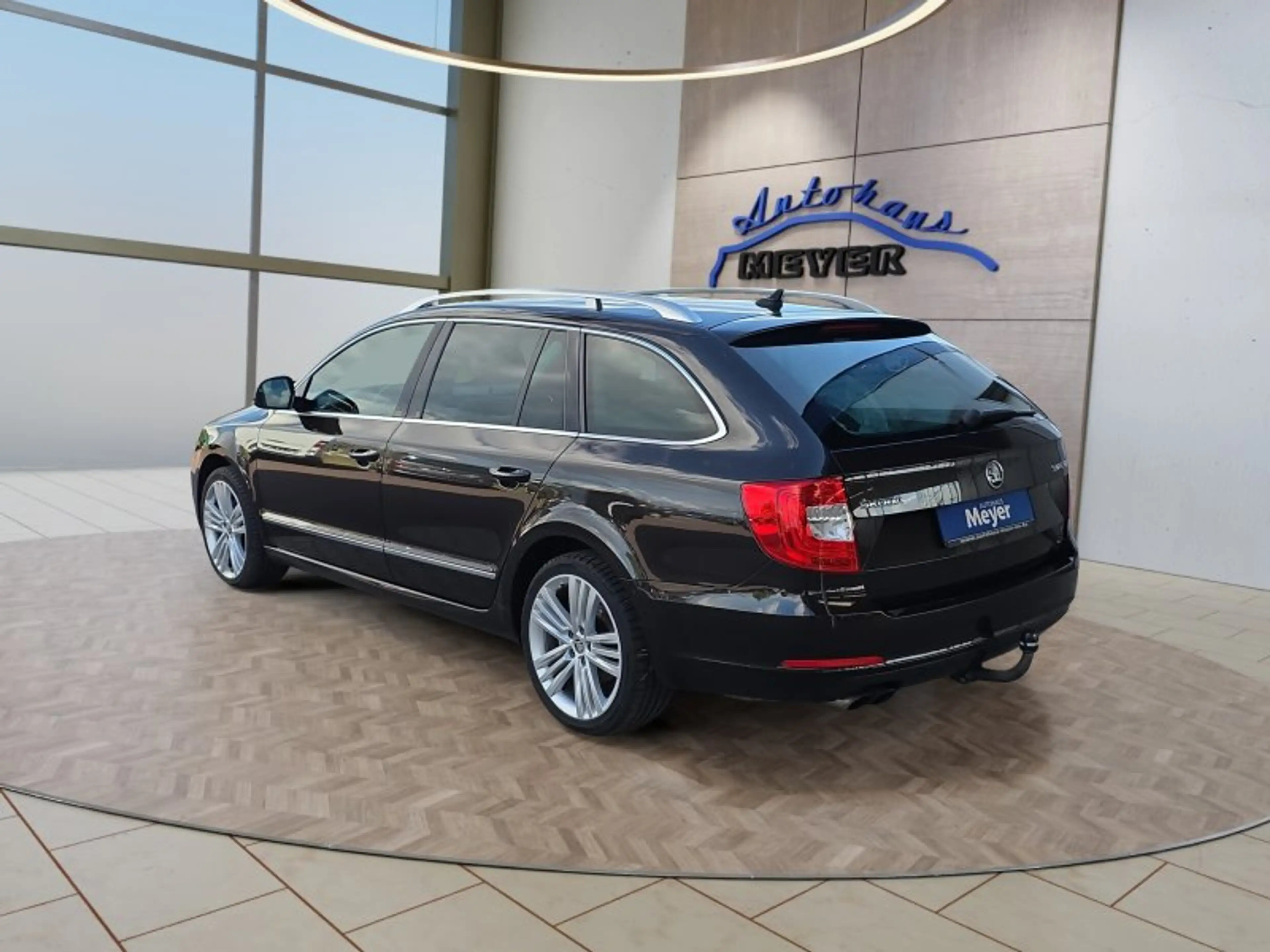 Skoda Superb Eleg.2,0TDI DSG Pano/Leder/Navi/AHK — photo 3
