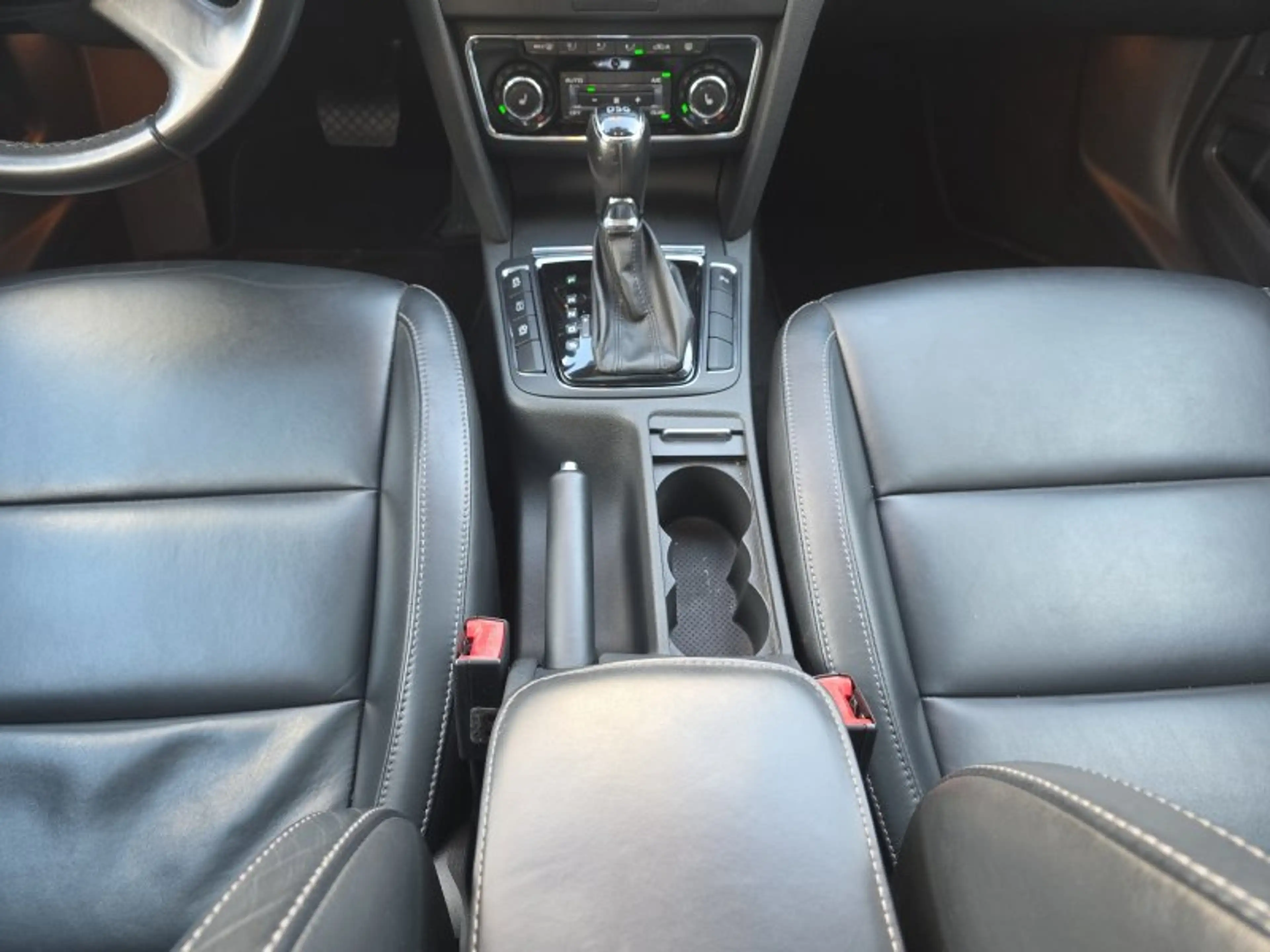 Skoda Superb Eleg.2,0TDI DSG Pano/Leder/Navi/AHK — photo 12