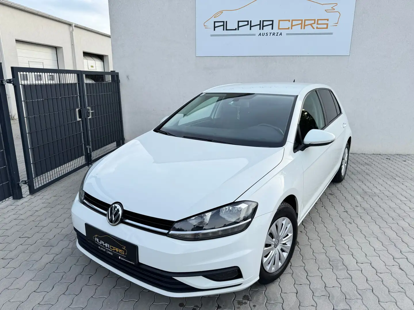 Volkswagen Golf VII 1.6 TDI BMT Trendline Weiß - 2