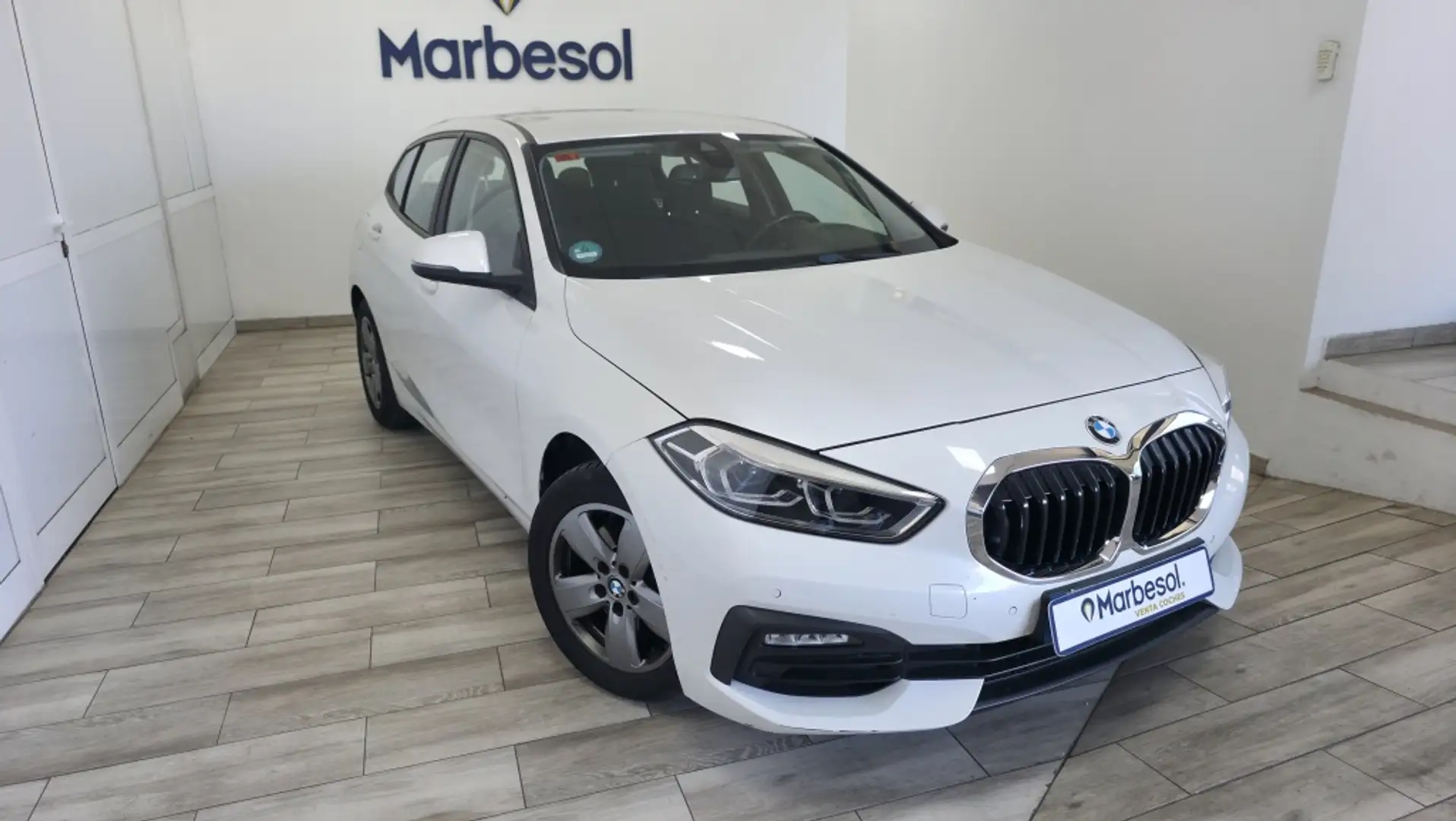 BMW 118 118iA (4.75) Blanc - 1