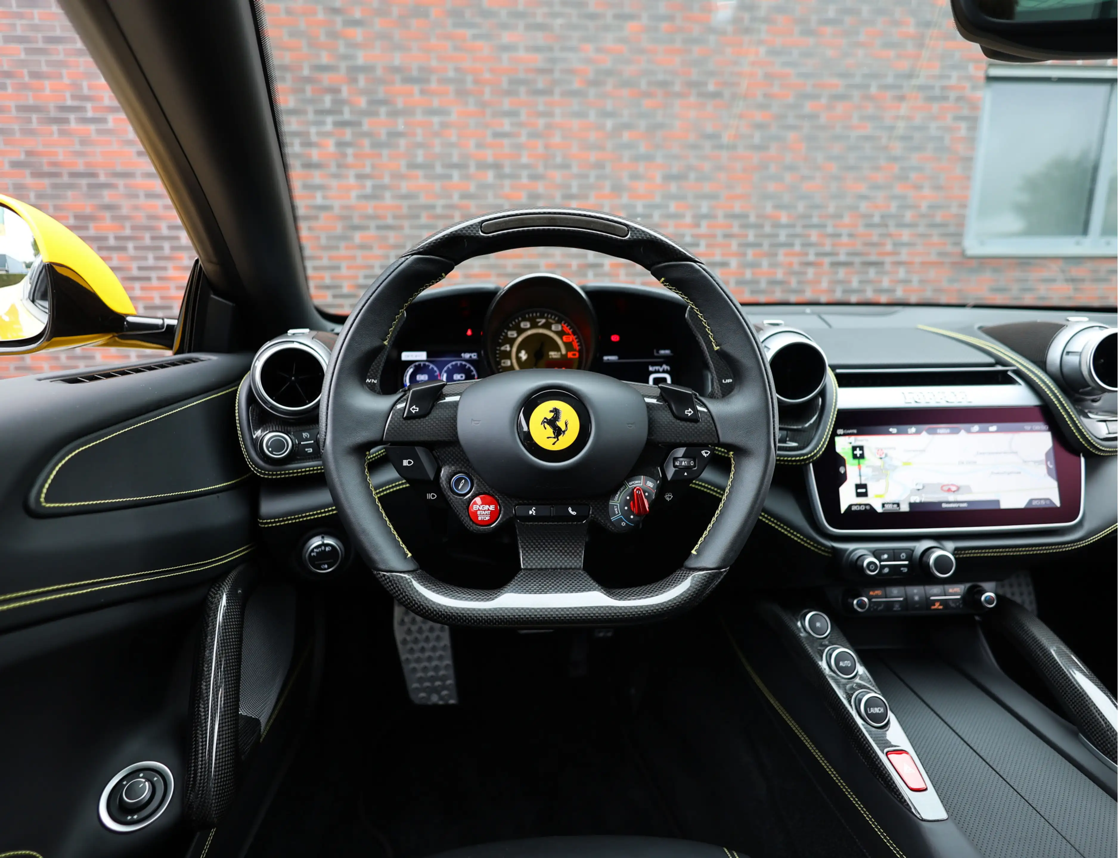 Ferrari GTC4 Lusso GTC4Lusso 6.3 V12 | Giallo Triplo Strato - Lift - — photo 34