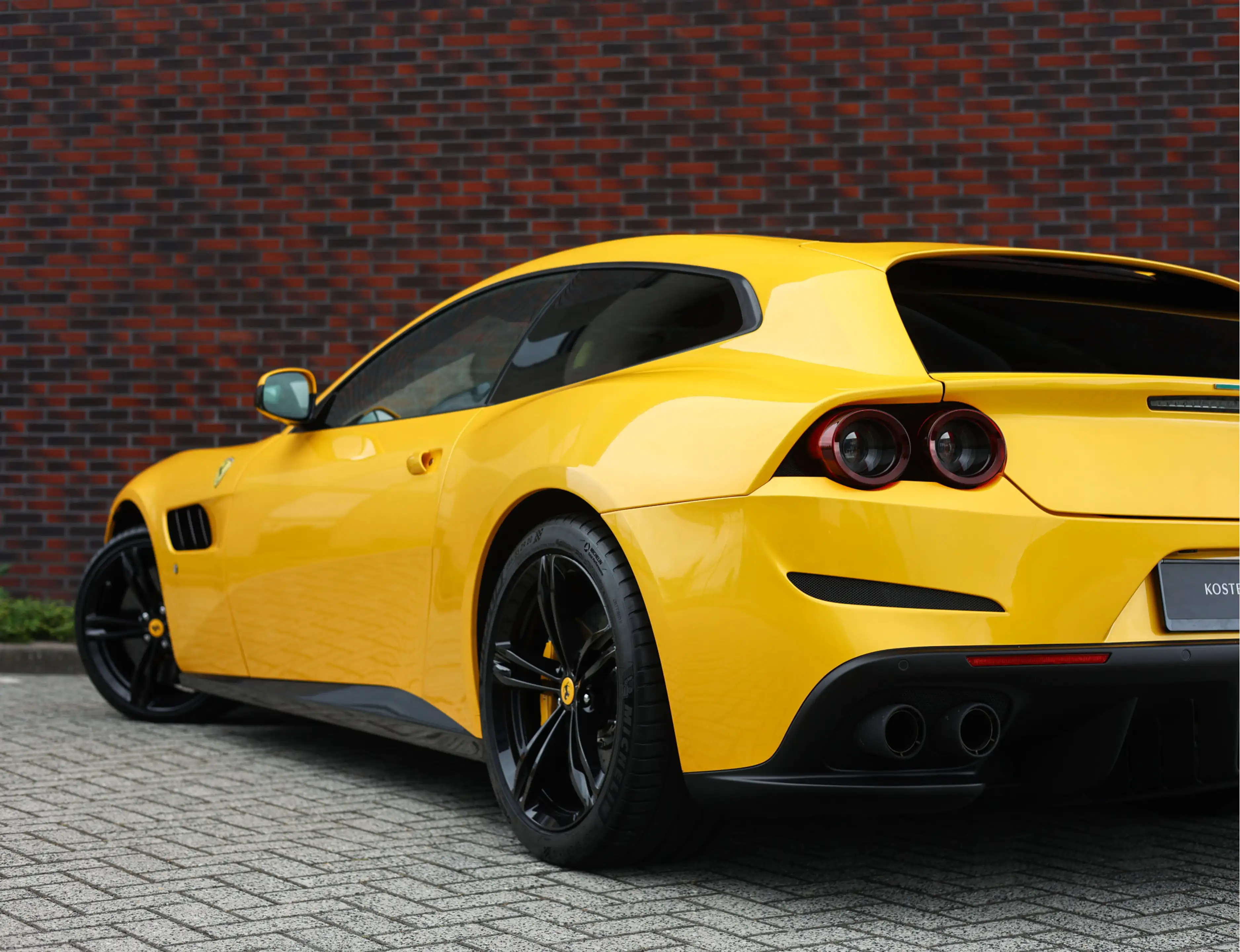 Ferrari GTC4 Lusso GTC4Lusso 6.3 V12 | Giallo Triplo Strato - Lift - — photo 7