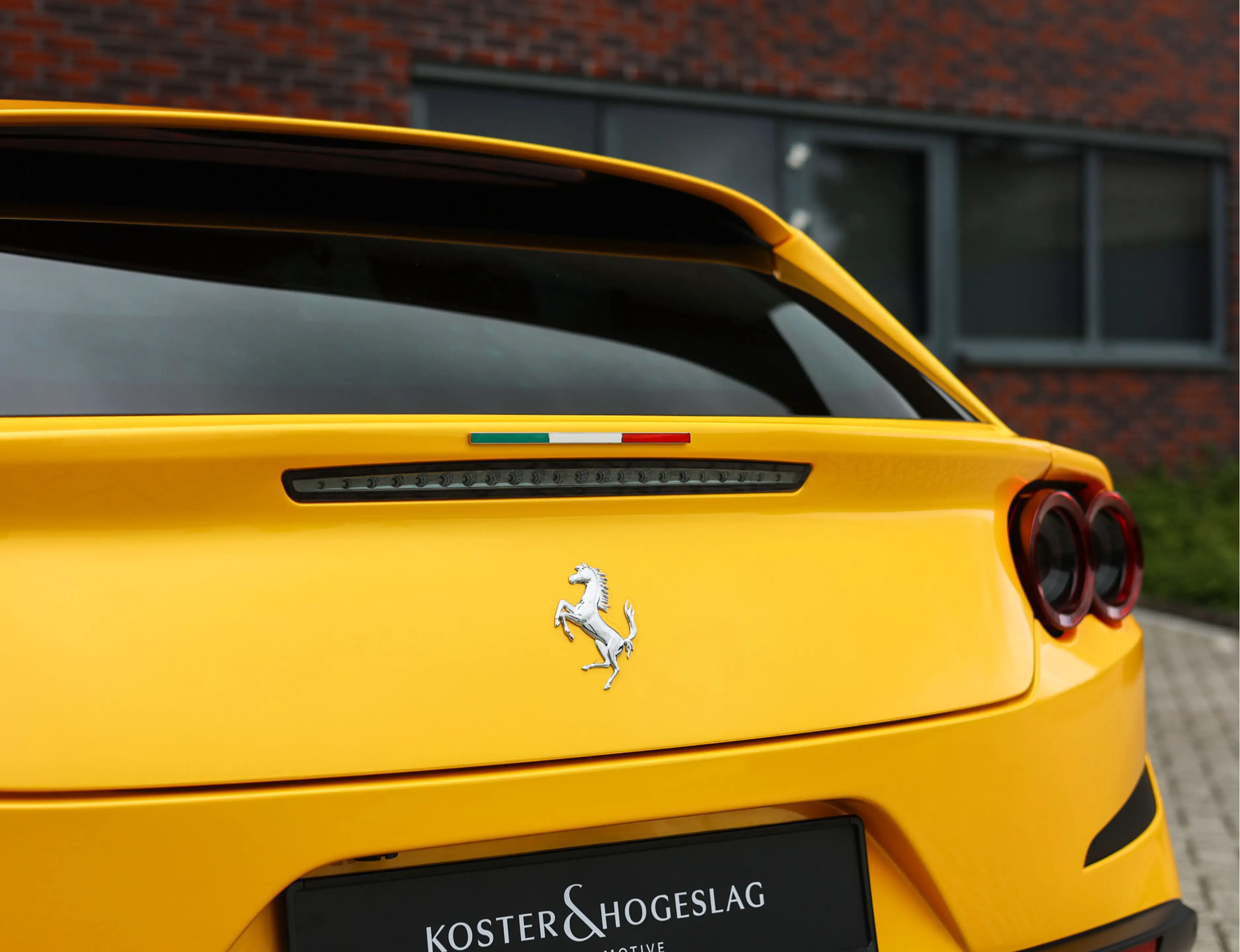 Ferrari GTC4 Lusso GTC4Lusso 6.3 V12 | Giallo Triplo Strato - Lift - — photo 11
