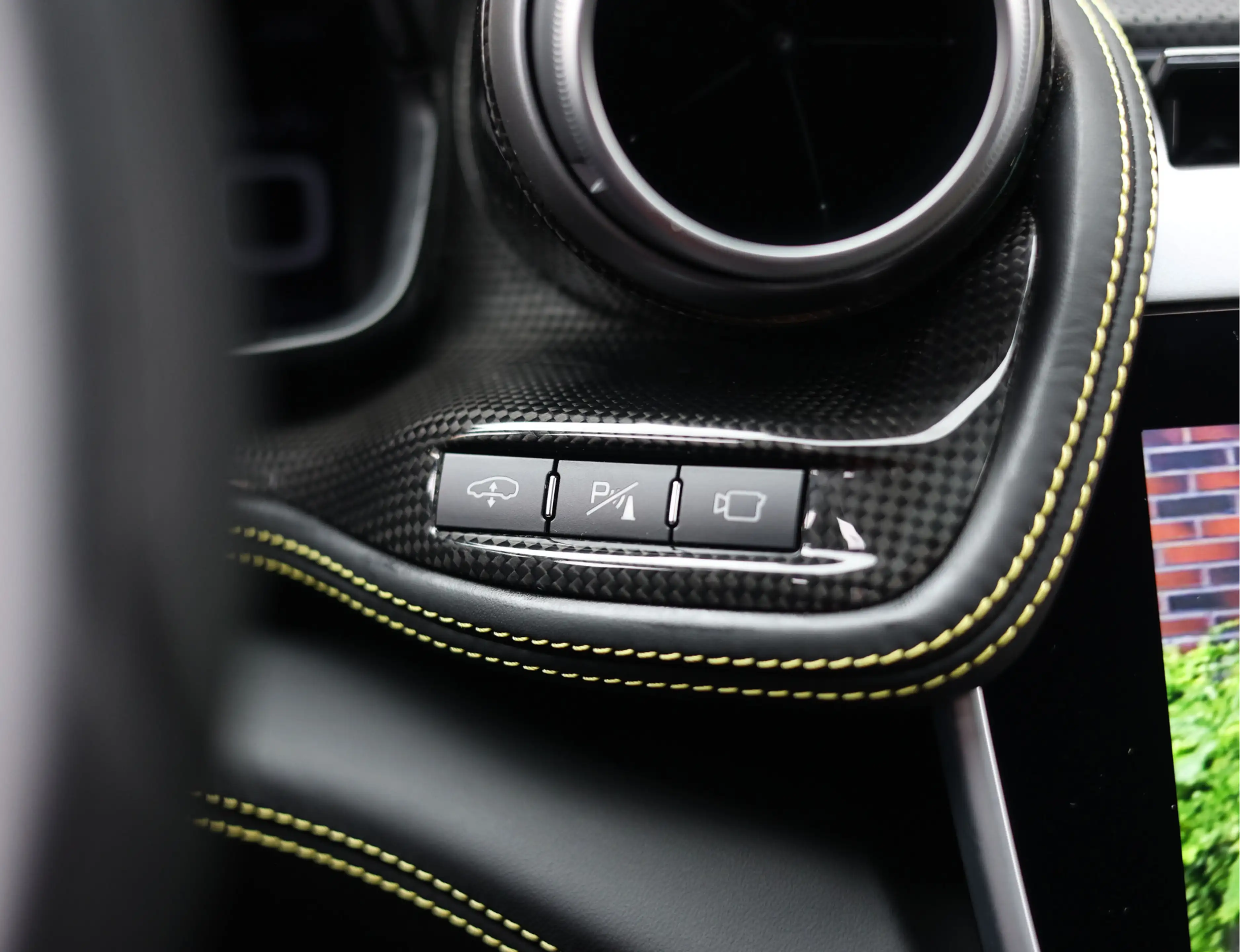 Ferrari GTC4 Lusso GTC4Lusso 6.3 V12 | Giallo Triplo Strato - Lift - — photo 40