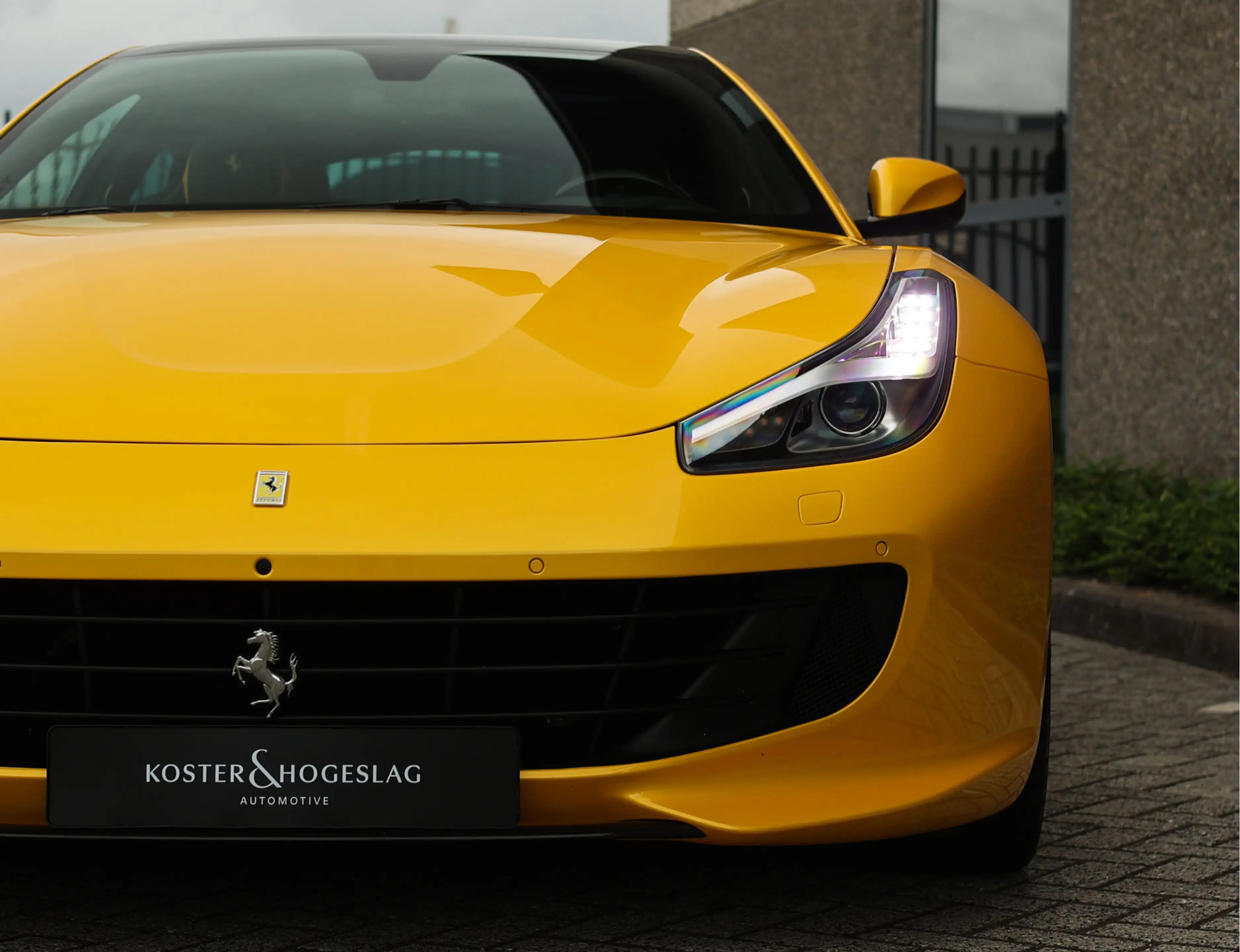 Ferrari GTC4 Lusso GTC4Lusso 6.3 V12 | Giallo Triplo Strato - Lift - — photo 12