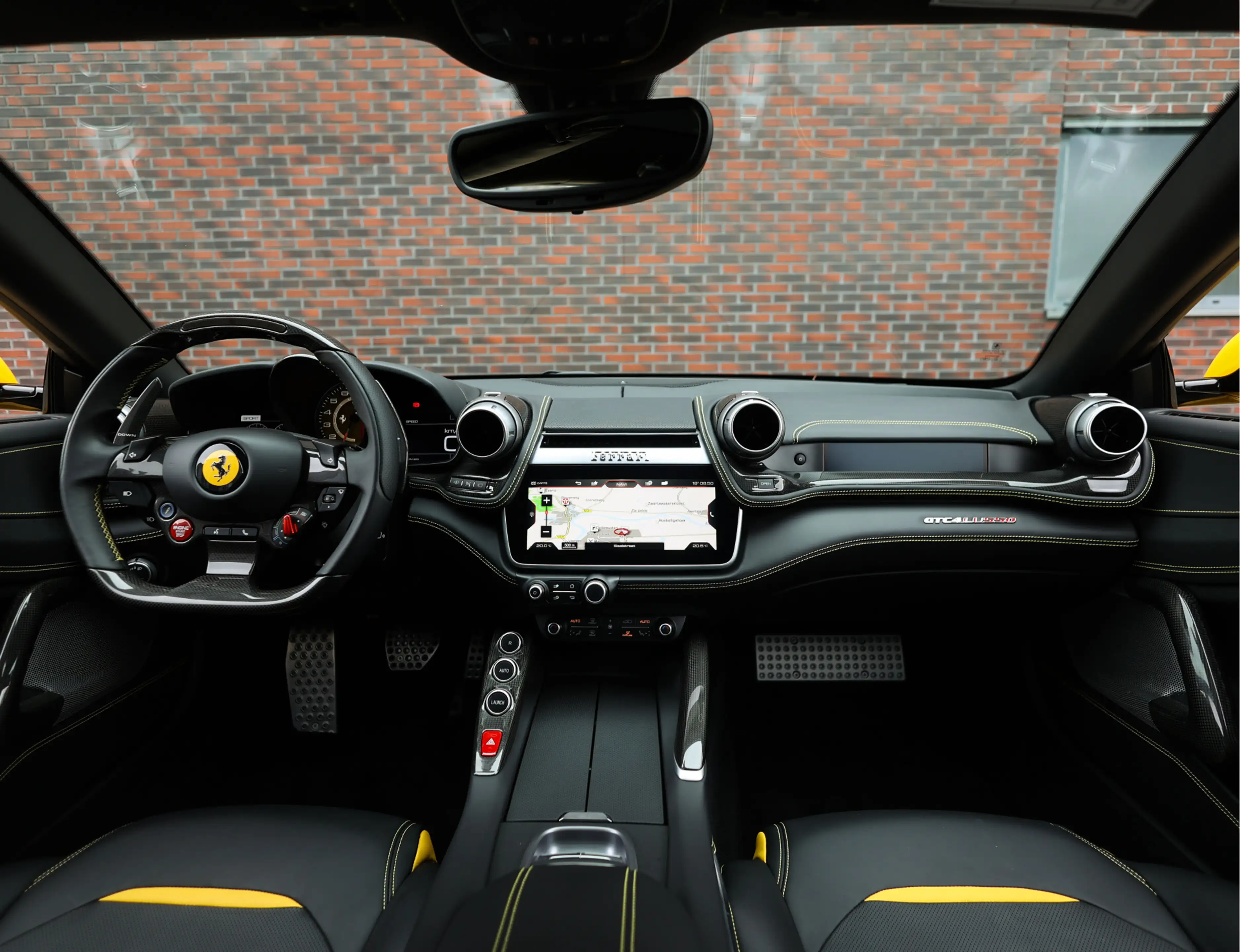 Ferrari GTC4 Lusso GTC4Lusso 6.3 V12 | Giallo Triplo Strato - Lift - — photo 3