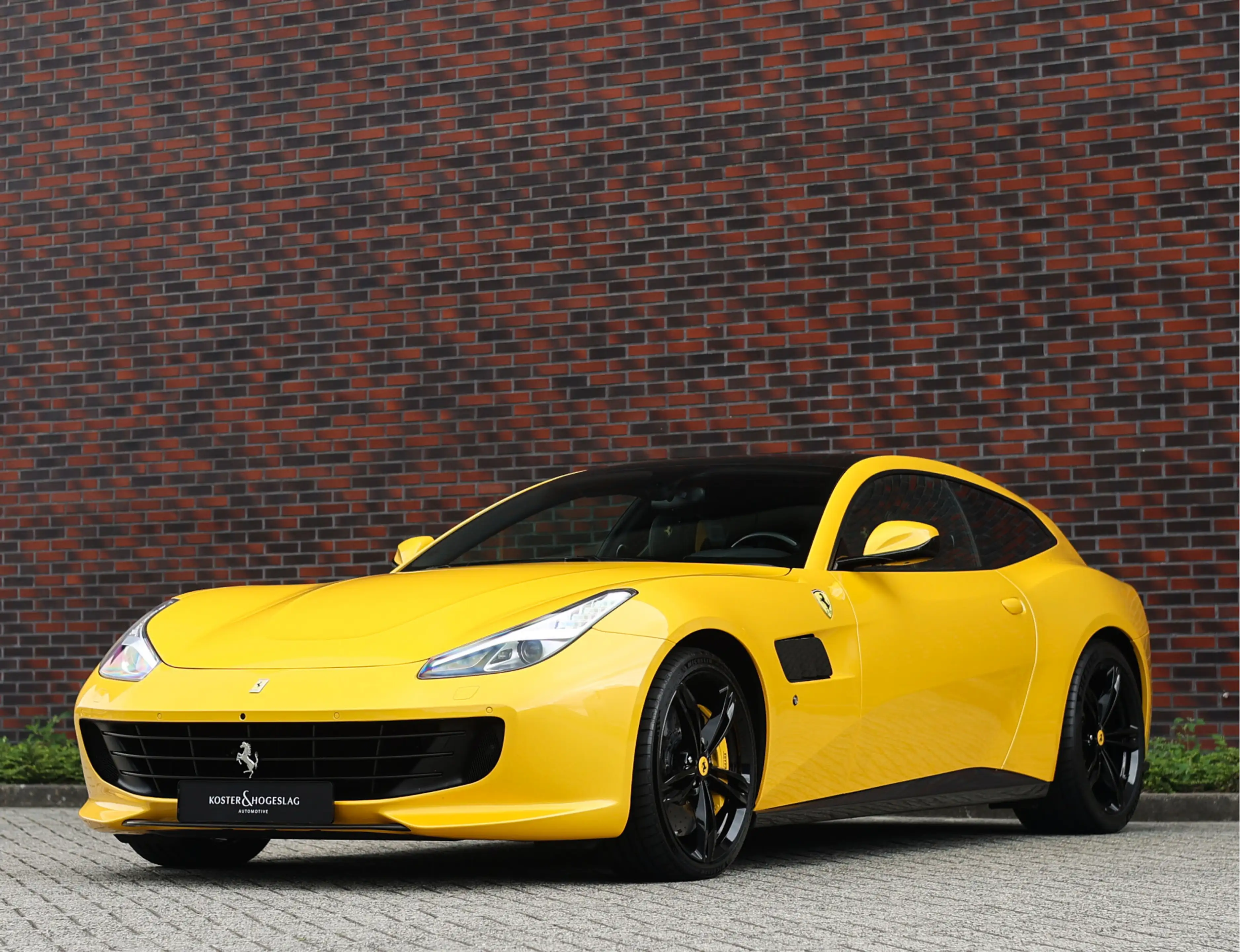 Ferrari GTC4 Lusso GTC4Lusso 6.3 V12 | Giallo Triplo Strato - Lift - — photo 16