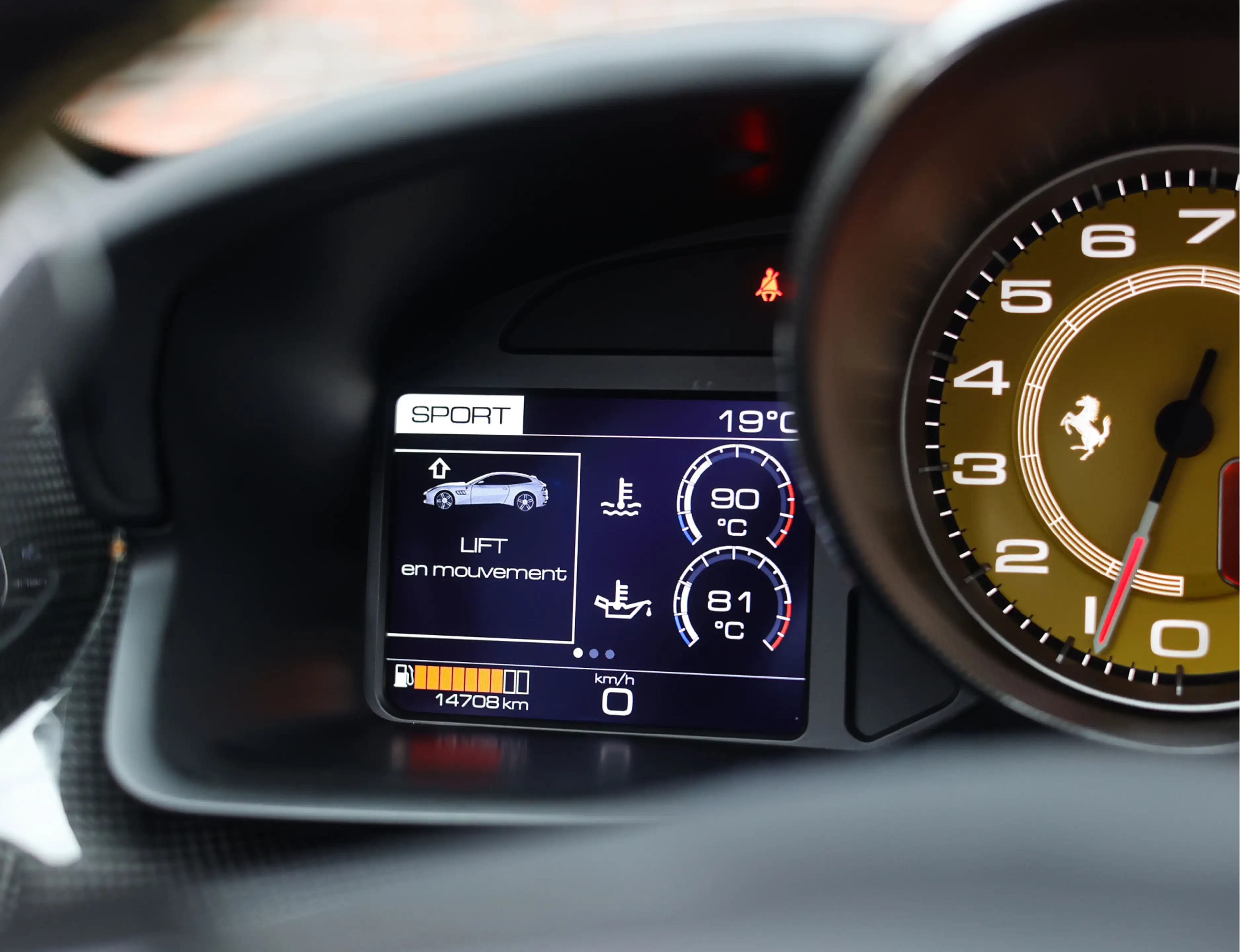 Ferrari GTC4 Lusso GTC4Lusso 6.3 V12 | Giallo Triplo Strato - Lift - — photo 46