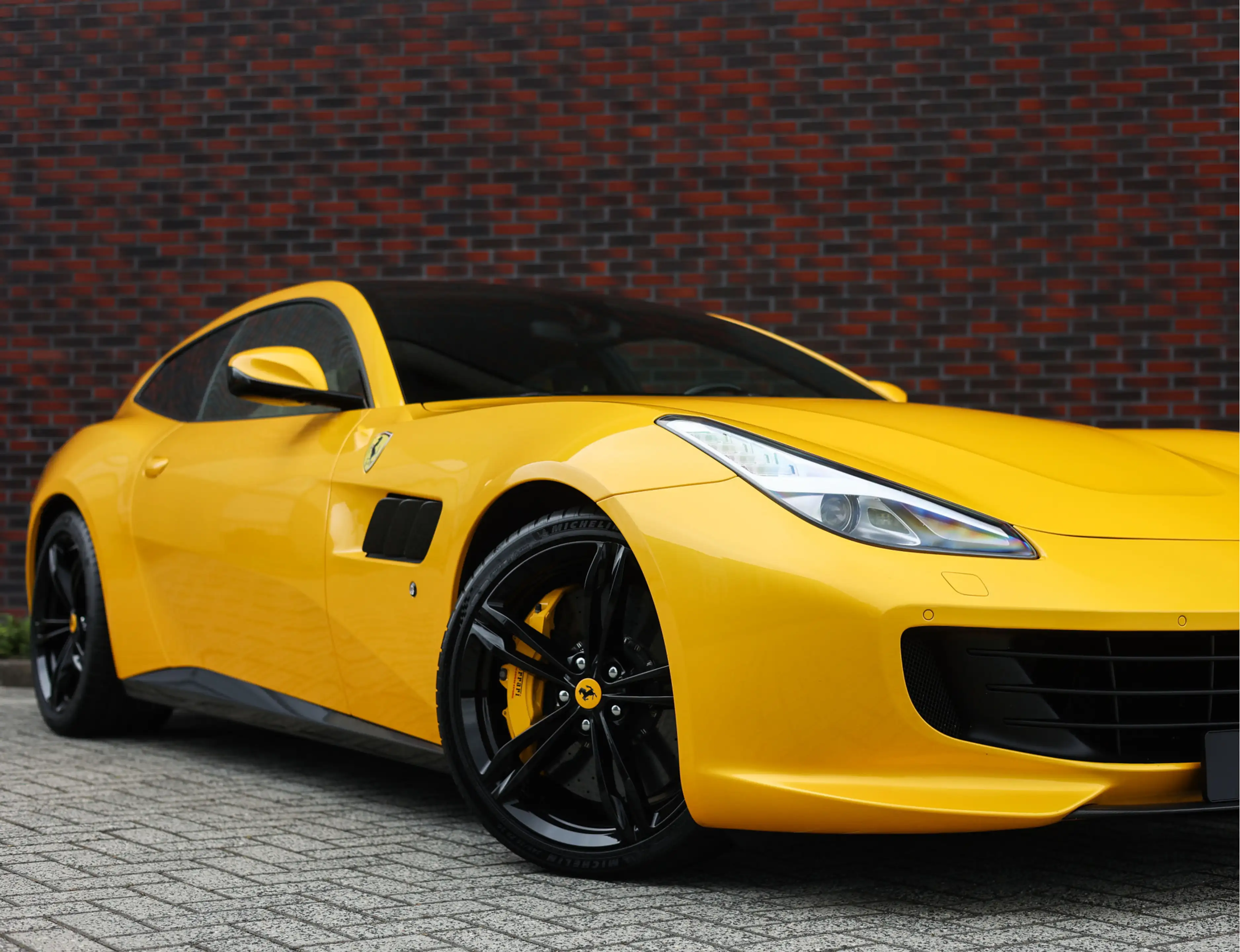 Ferrari GTC4 Lusso GTC4Lusso 6.3 V12 | Giallo Triplo Strato - Lift - — photo 6