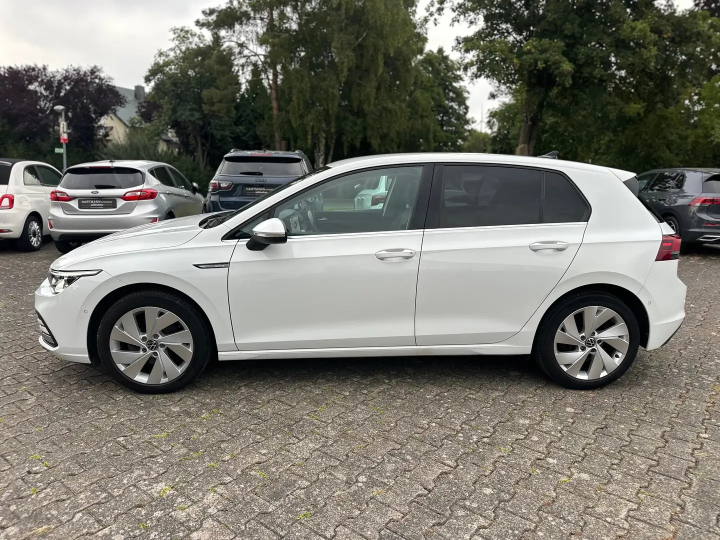 Volkswagen Golf VIII 1.5 eTSI ACT Style Shz/CarPlay/Kamera/Acc Weiß - 2