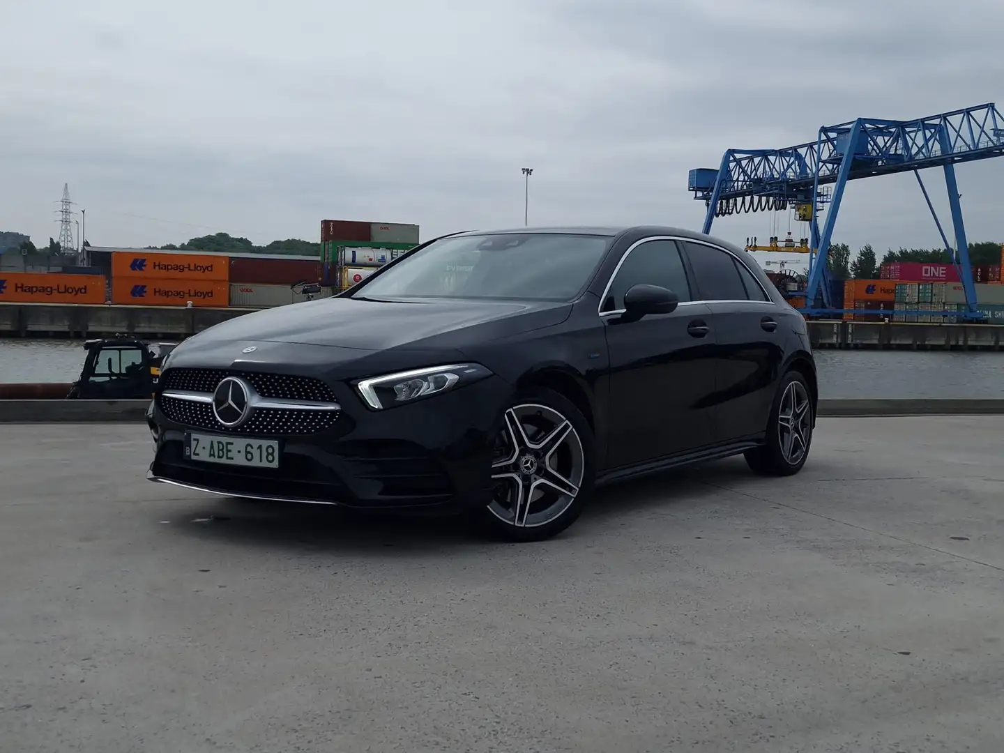Mercedes-Benz A 250 e PHEV PACK AMG | PANO | CAMÉRA 360 - 1