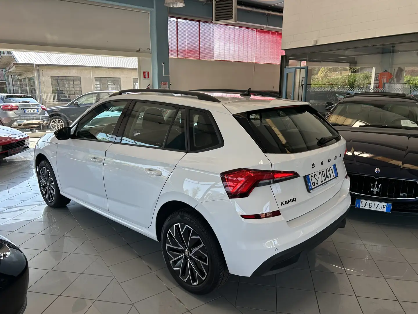 Skoda Kamiq Kamiq 1.0 tsi Black Dots 110cv dsg Weiß - 2