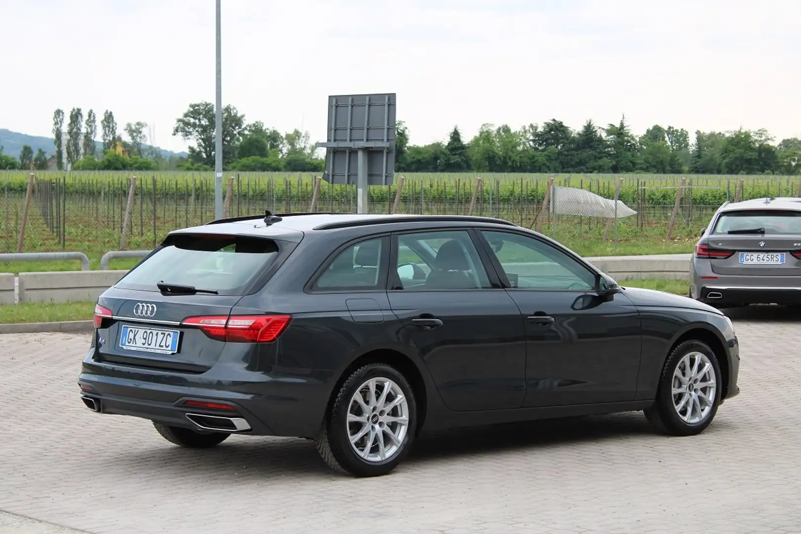 Audi A4 40 2000 TDI mhev 204CV Business Avant S tronic Grigio - 2