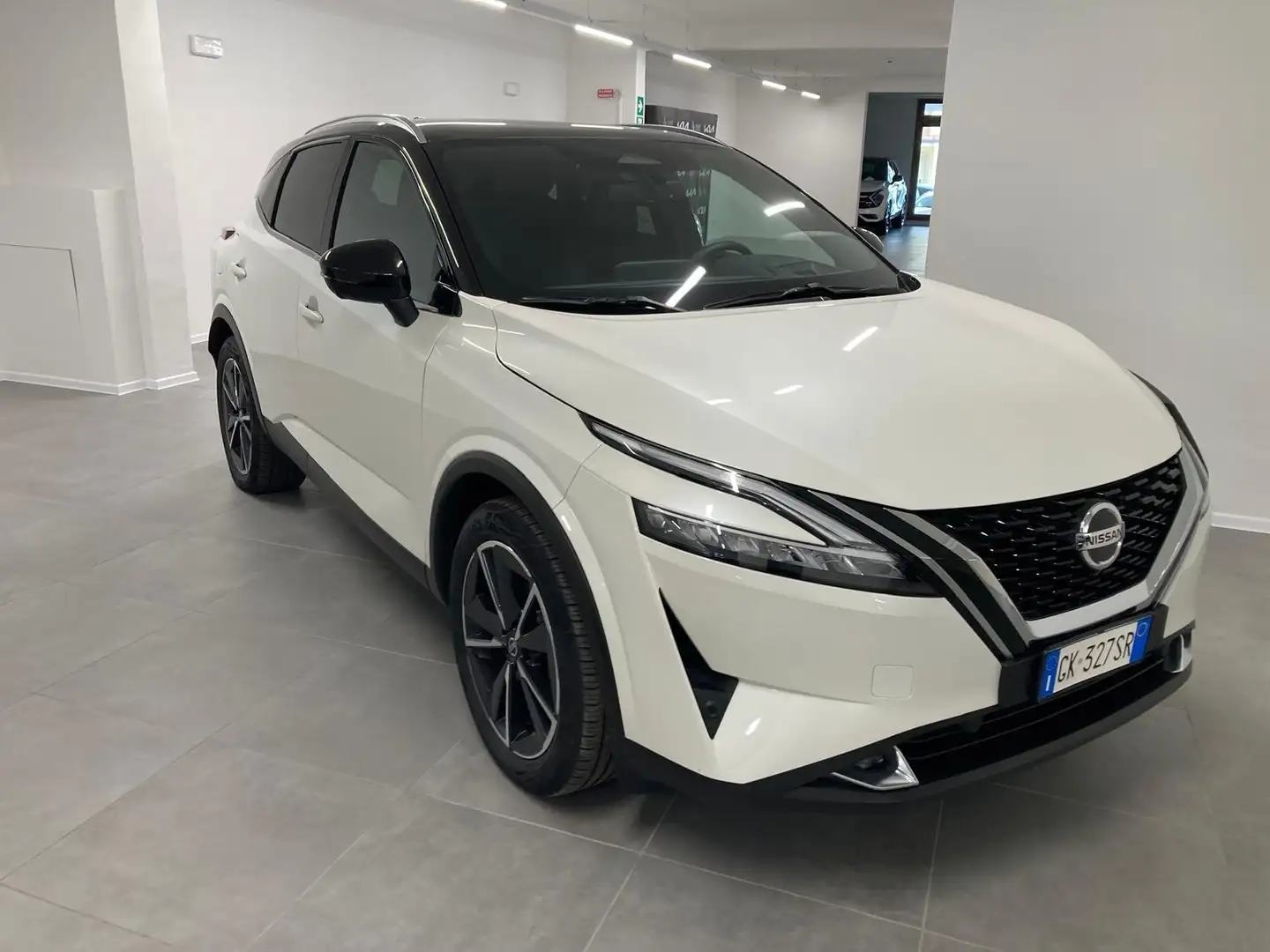 Nissan Qashqai Qashqai 1.3 mhev Tekna 2wd 140cv AZIENDA KM 27.700 Bianco - 2