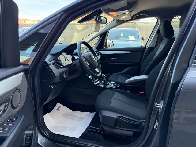 BMW 2 Series view 12