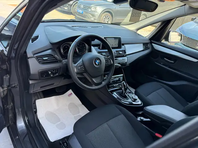 BMW 2 Series view 13