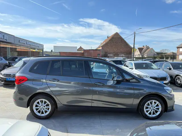 BMW 2 Series view 4