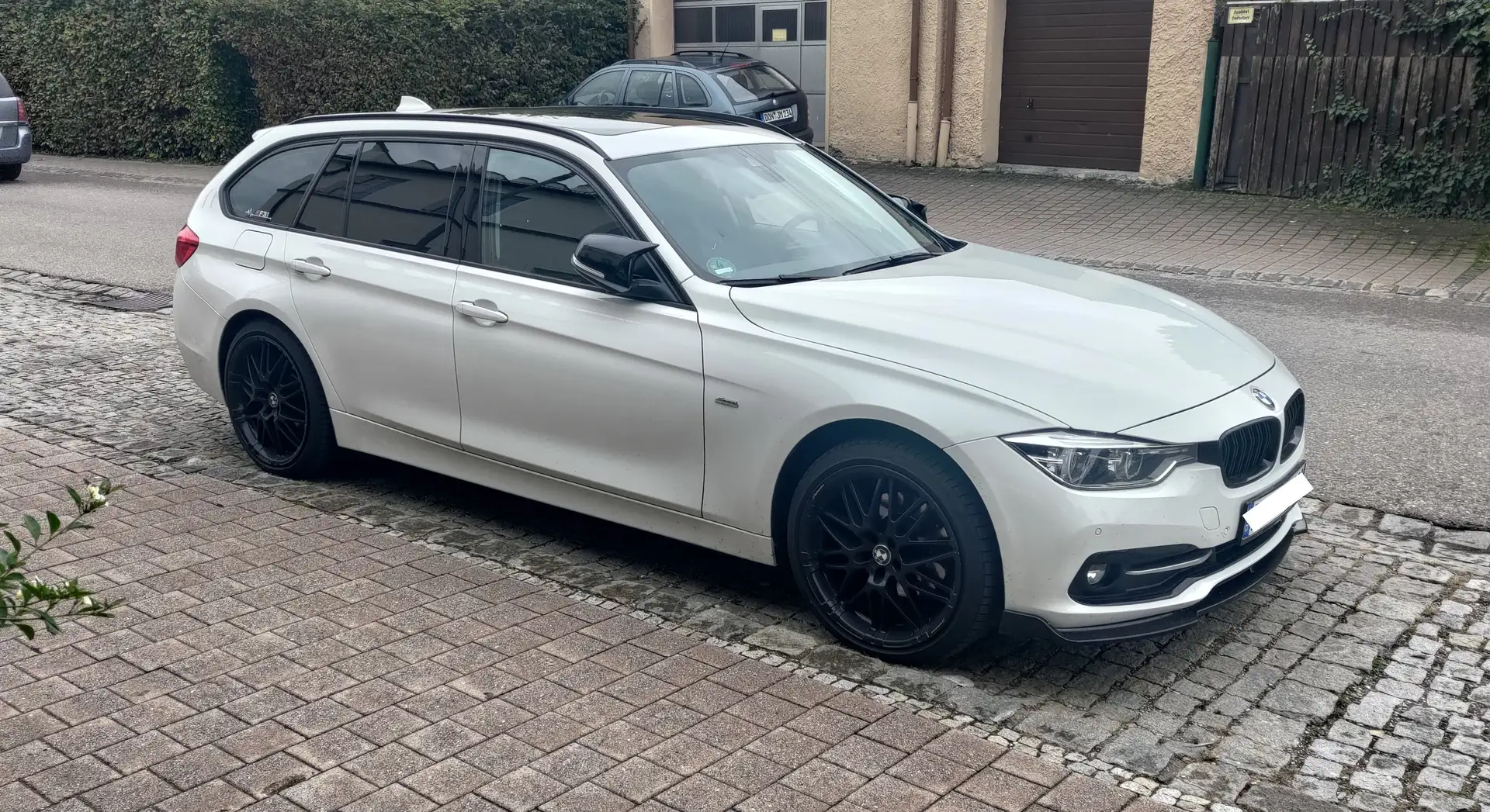 BMW 320 320d xDrive SportLine 8-fach+PDC+AHK+Panorama Weiß - 1