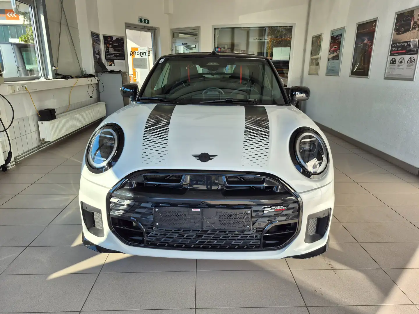 MINI John Cooper Works Cabrio Cooper S John Cooper Works Trim Weiß - 2