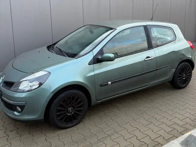 Renault Clio view 2