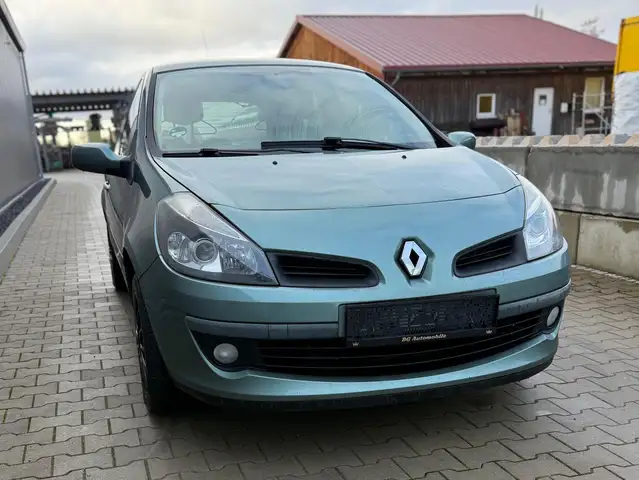 Renault Clio view 3