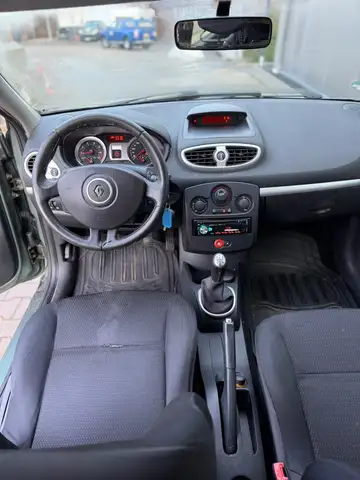 Renault Clio view 8