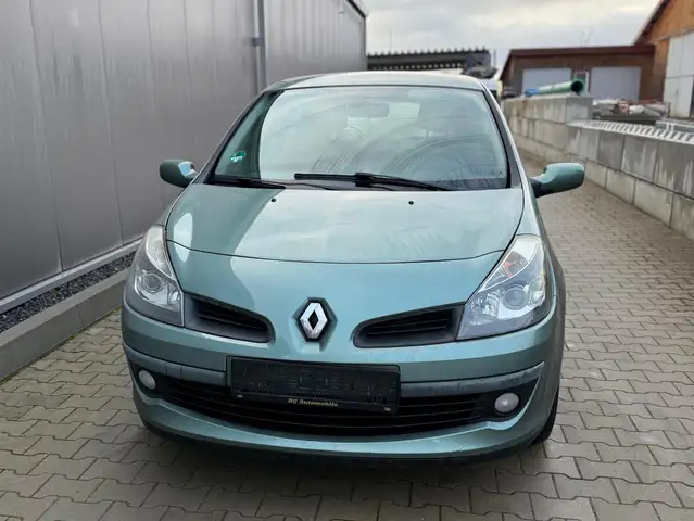 2007 Renault Clio in Green for sale